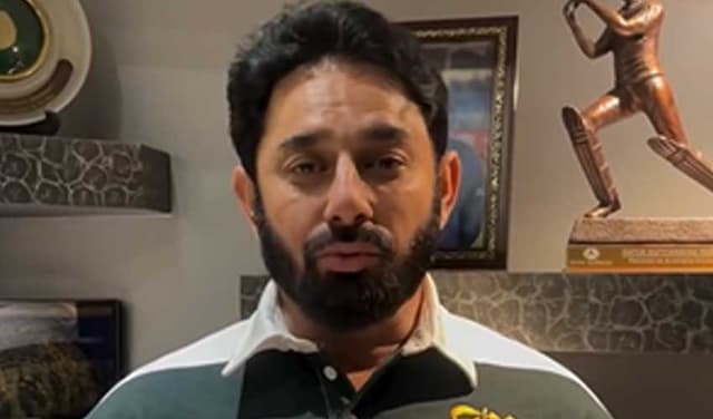 Saaed Ajmal calls on fans to pack Faisalabad's Iqbal Stadium (Courtesy: rsaeedajmal)