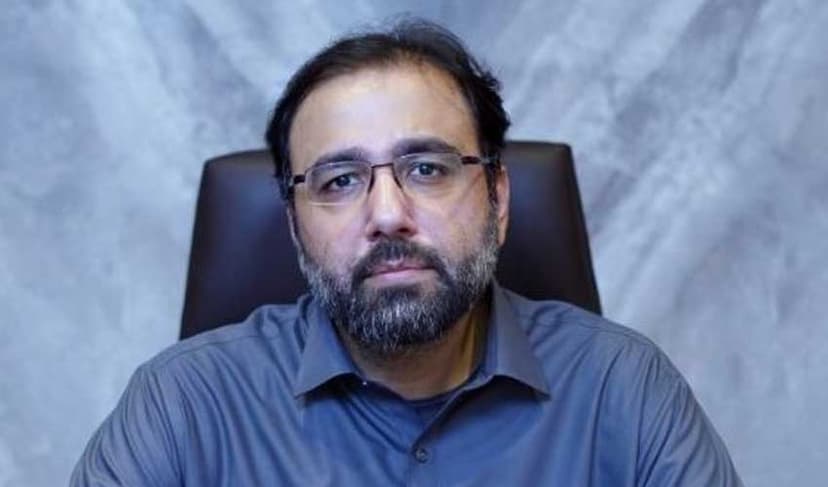 Opposition should think about country’s sake, says Salik Hussain – File
