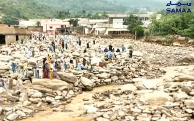 Buner village erased; hundred fears trapped (Samaa TV's screengrab)