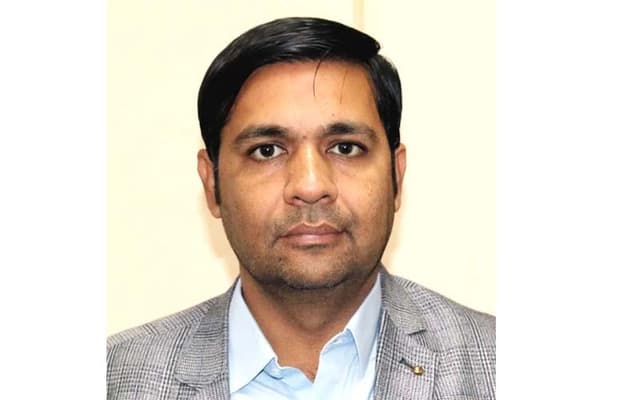 Parliamentary Secretary Sanjay Kumar Panjwani robbed by bandits (Courtesy: File)