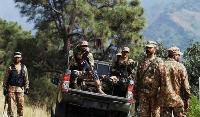 2 soldiers martyred, 7 injured in Kurram check post attack (Courtesy: Online)