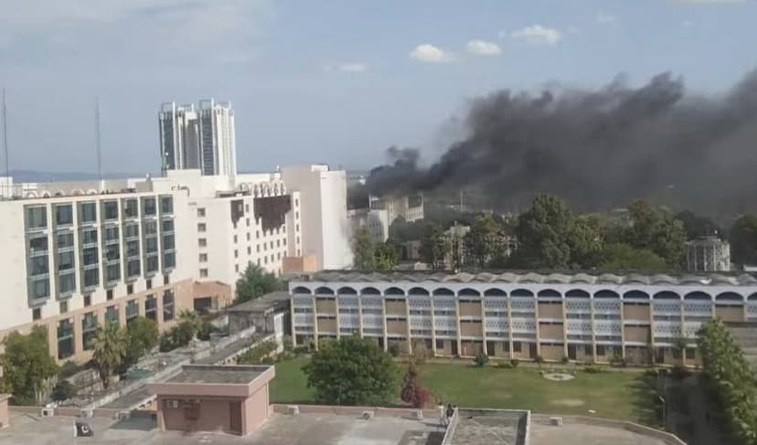 Fire engulfs Islamabad hotel hosting PSL teams (Courtesy: Online)