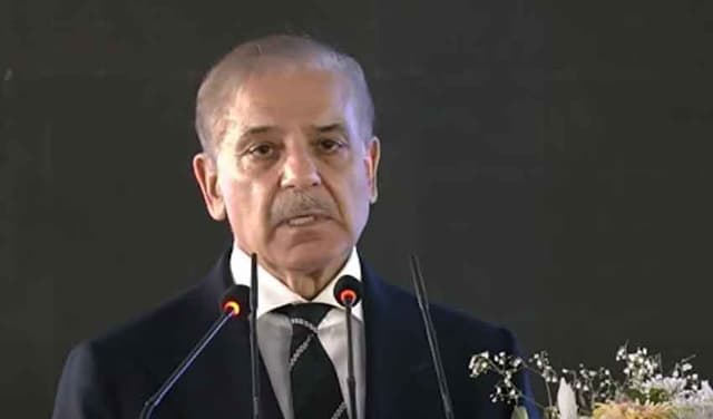 Timely completion of federal development projects in KP's top priority: PM (Courtesy: File)