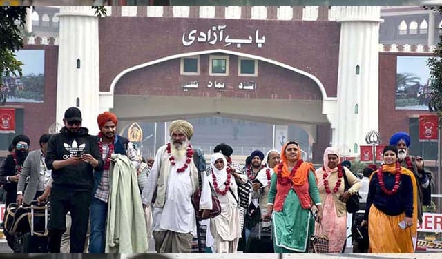 Around 2,000 Sikh pilgrims to leave for India today (Courtesy: Radio Pakistan)