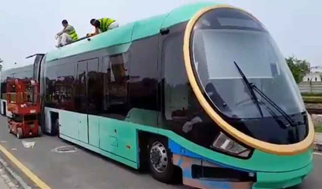 SRT bus Lahore