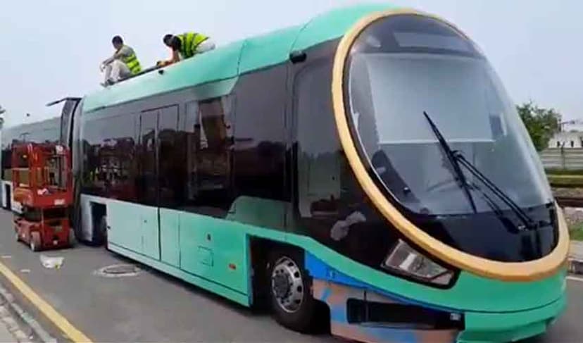 SRT bus Lahore