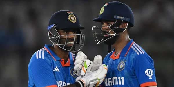 Suryakumar Yadav and KL Rahul. AFP