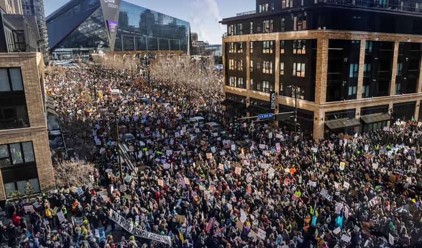 Thousands demonstrate in US