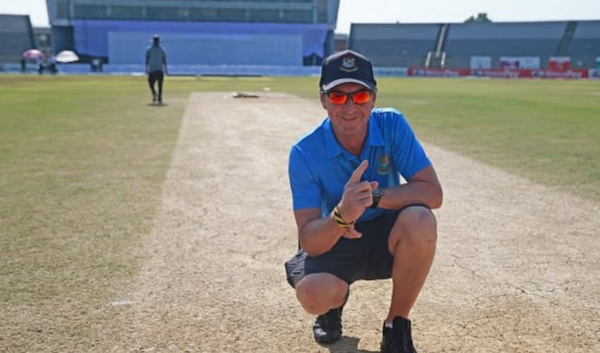 PCB appoints Australia's Tony Hemming as chief pitch curator – File