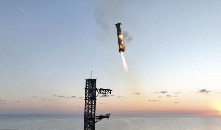SpaceX launches mega Starship rocket in successful test flight