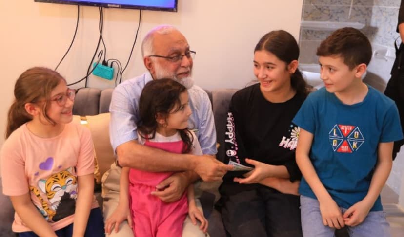 President of Alkhidmat Foundation, Dr. Hafeezur Rahman celebrates Eid with Gaza refugees in Cairo