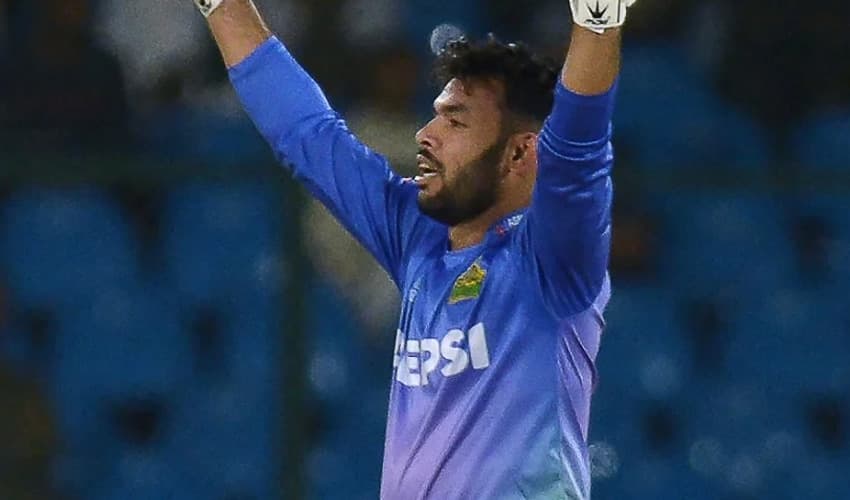 Usman Khan ruled out of second ODI with hamstring injury (Courtesy: Online)