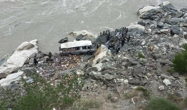 26 injured as vehicle plunges into ravine in AJK (Courtesy: File)