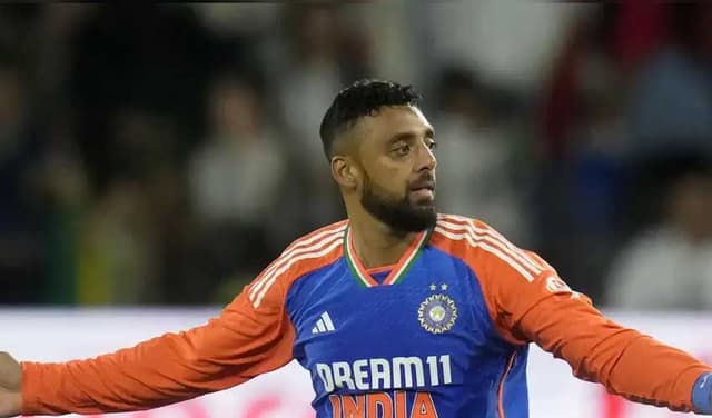 Chakravarthy retains top spot in T20Is rankings (Courtesy: Online)