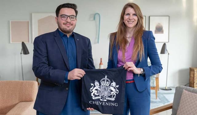 Samaa Digital's Wajid Ali meets British High Commissioner Jane Marriott (Courtesy: Online)
