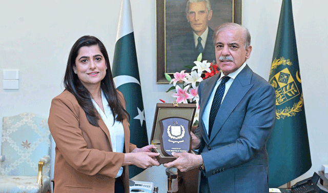Pakistan's PM vows to uplift meritocracy in all sports (Courtesy: Online)