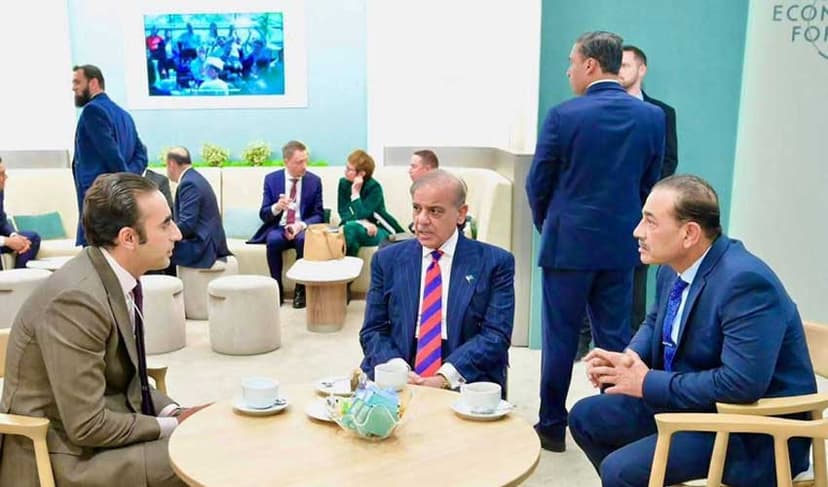 Bilawal meets PM, CDF to review economic situation (Courtesy: Online)