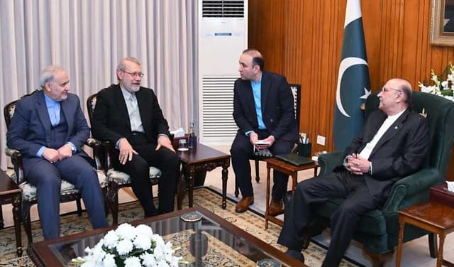 President thanks Iranian leadership for solidarity with Pakistan during floods (Courtesy: Online)