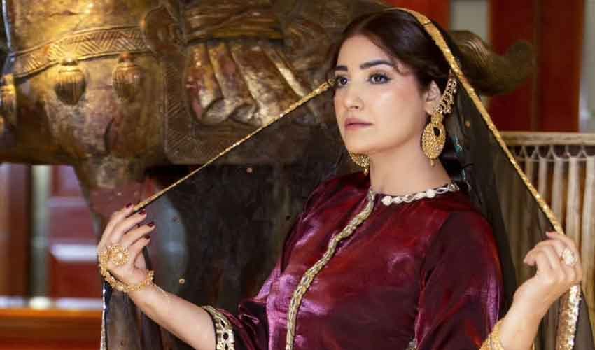 Aliya Ali pays tribute to Noor Jehan at London event (Courtesy: @aliya_ali88) Aliya Ali pays tribute to Noor Jehan at London event (Courtesy: @aliya_ali88)