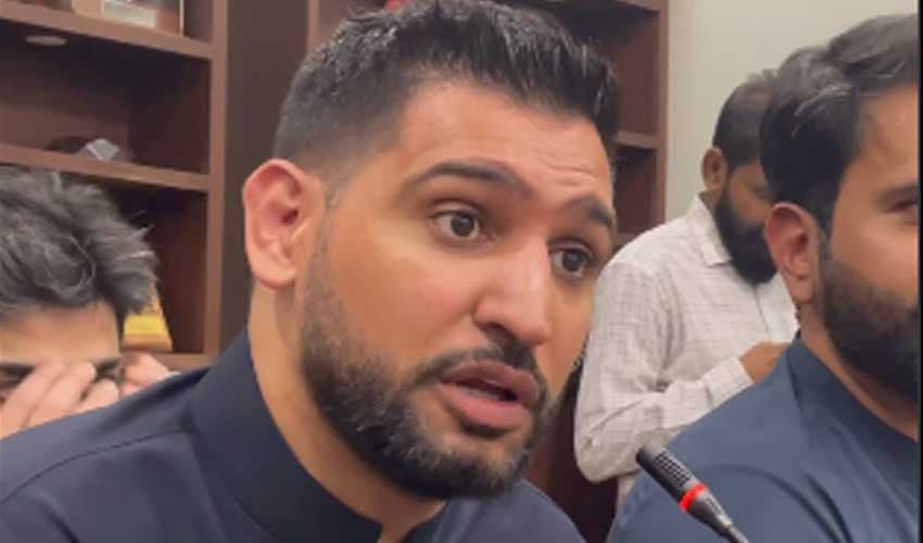 Boxer Amir Khan awaits England victory in World Cup semi-final (Courtesy: File) Boxer Amir Khan awaits England victory in World Cup semi-final (Courtesy: File)