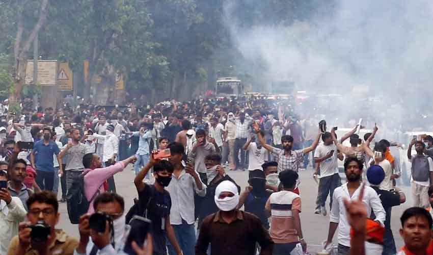 India's Cockroach movement halts parliament march India's Cockroach movement halts parliament march