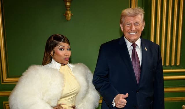 Donald Trump leaves Nicki Minaj blushing with ‘hot’ remark Donald Trump leaves Nicki Minaj blushing with ‘hot’ remark