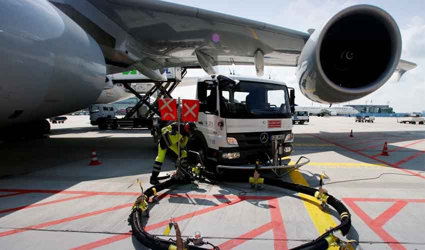 Europe has less than a month's supply of jet fuel Europe has less than a month's supply of jet fuel