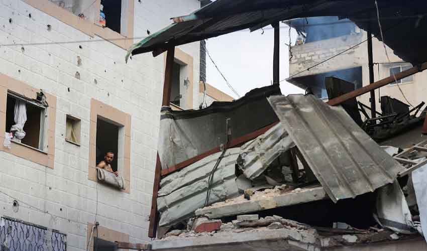 Israeli airstrike kills family of 6 in Gaza Israeli airstrike kills family of 6 in Gaza
