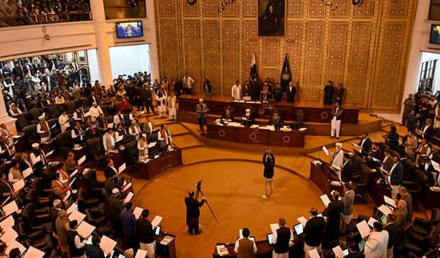 KP governor calls for national policy on lawmakers’ salaries KP governor calls for national policy on lawmakers’ salaries