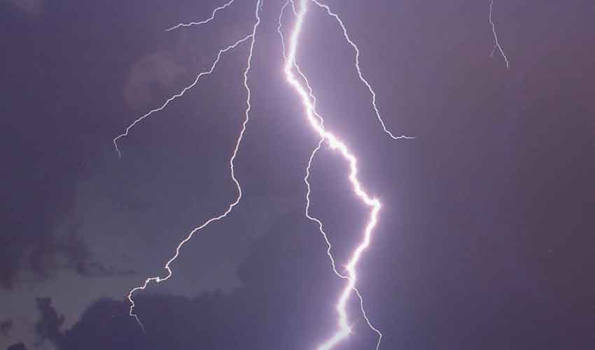 Lightning strikes kill 14 in Jharkhand Lightning strikes kill 14 in Jharkhand
