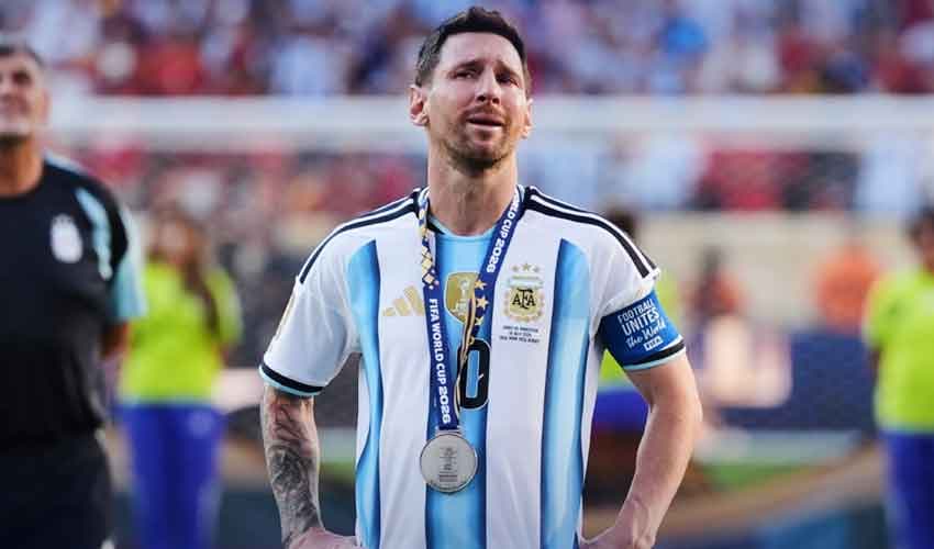 Lionel Messi in tears Lionel Messi in tears