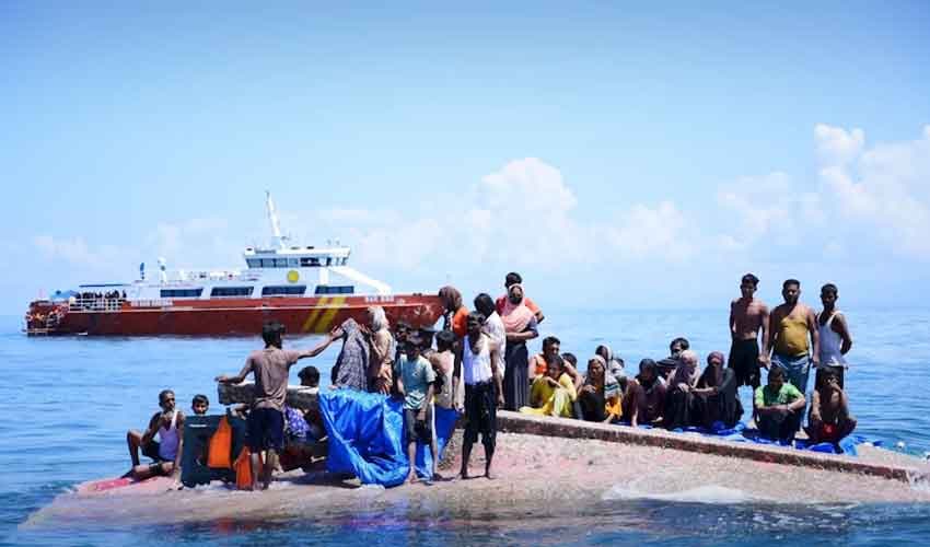 More than 500 feared dead after boats sink More than 500 feared dead after boats sink