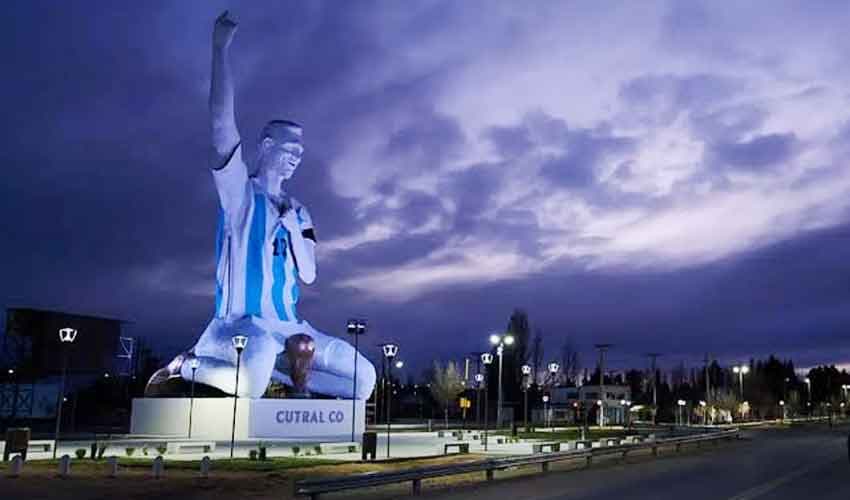 Patagonia town Messi statue Patagonia town Messi statue