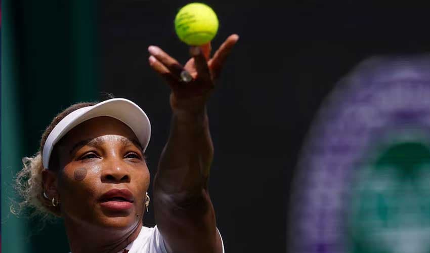 Serena Williams suffers knee injury scare at Wimbledon (Courtesy: File) Serena Williams suffers knee injury scare at Wimbledon (Courtesy: File)