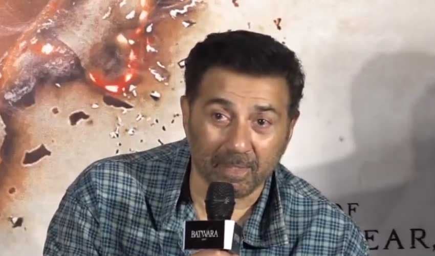 Sunny Deol says he does not wish to speak negatively about Pakistan (Courtesy: File) Sunny Deol says he does not wish to speak negatively about Pakistan (Courtesy: File)