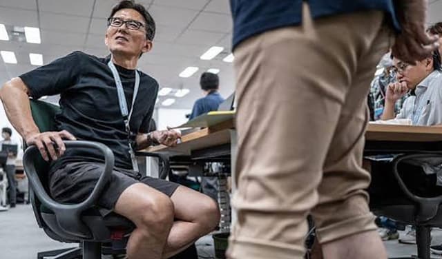 Tokyo's push for men to wear shorts to work sparks 'leg hair harassment' debate Tokyo's push for men to wear shorts to work sparks 'leg hair harassment' debate