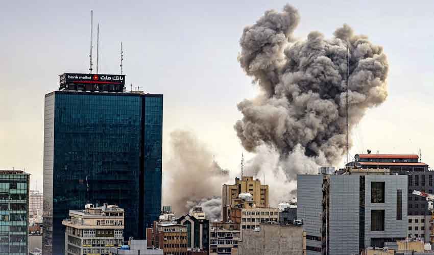 US launches second wave of strikes on Iran US launches second wave of strikes on Iran