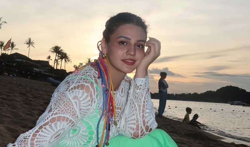 Zara Noor Abbas shares tropical holiday photos (Courtesy: @zaranoorabbas.official) Zara Noor Abbas shares tropical holiday photos (Courtesy: @zaranoorabbas.official)