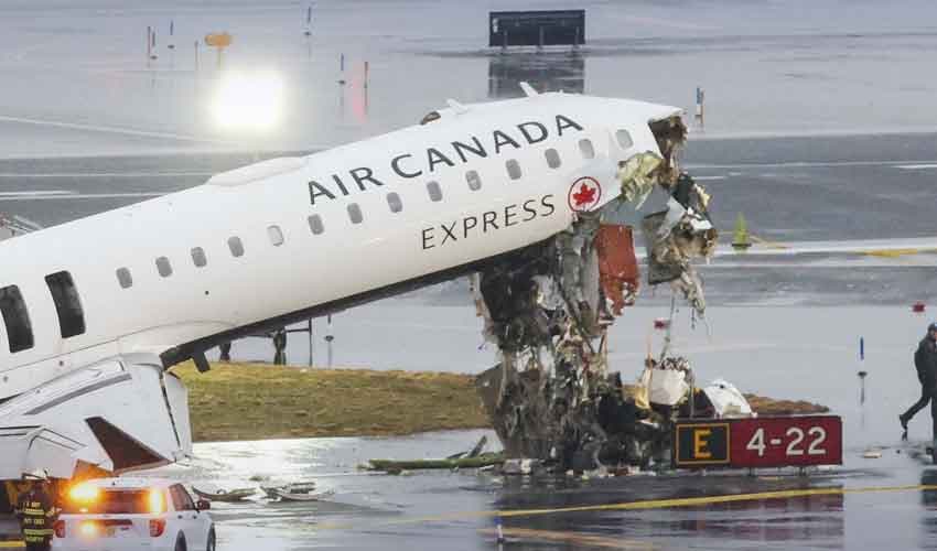 AirCanada jet collision AirCanada jet collision