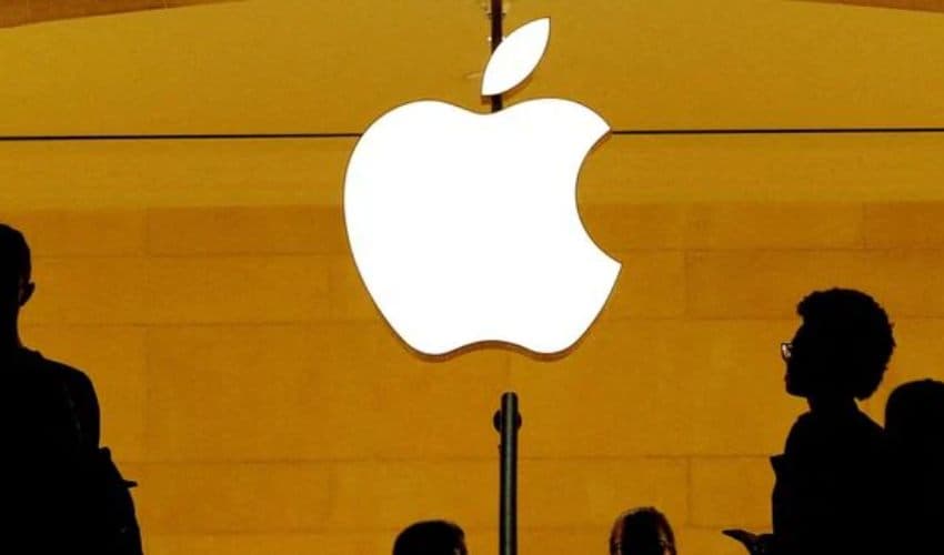 Apple poised for iPhone sales boost on strong Pro demand (Cour Apple poised for iPhone sales boost on strong Pro demand (Cour