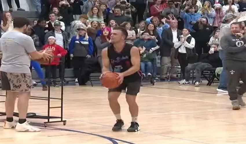 US gym teacher sets world record in basketball US gym teacher sets world record in basketball