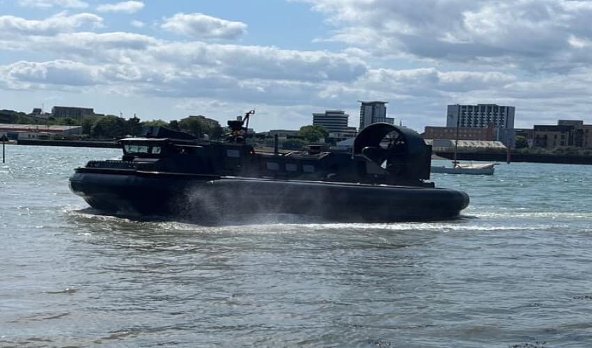 UK hands over 3 modern hovercraft to Pakistan Navy (Courtesy: Online) UK hands over 3 modern hovercraft to Pakistan Navy (Courtesy: Online)