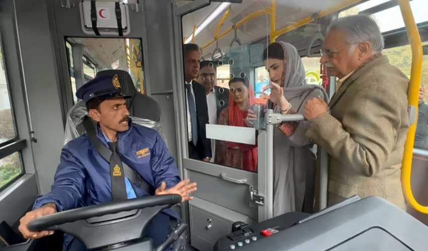 Punjab launches electric vehicle bus service to curb environmental pollution (Courtesy: Radio Pakistan) Punjab launches electric vehicle bus service to curb environmental pollution (Courtesy: Radio Pakistan)