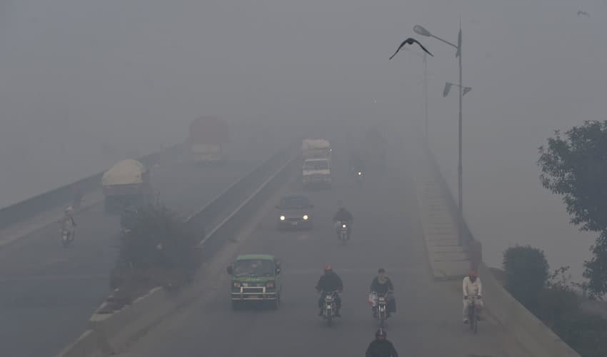 Smog challenge: Punjab govt looks to mobilise – File Smog challenge: Punjab govt looks to mobilise – File