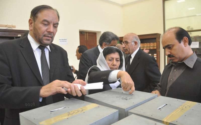 Asma Jahangir group leads in SCBA elections (Courtesy: File) Asma Jahangir group leads in SCBA elections (Courtesy: File)