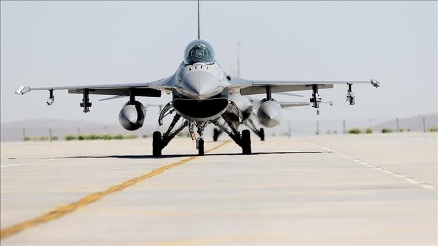 F16 F16