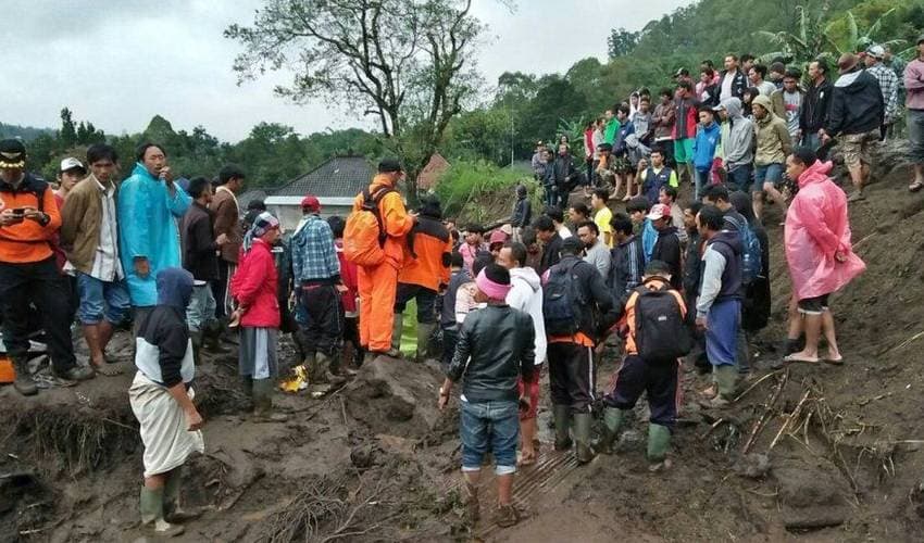 Bali landslide kills two foreign tourists Bali landslide kills two foreign tourists