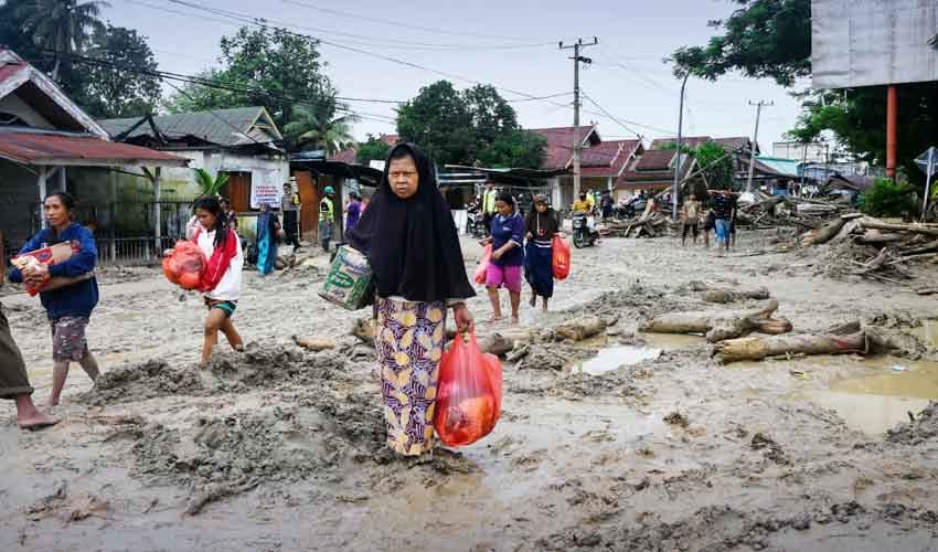 Indonesia flash floods Indonesia flash floods