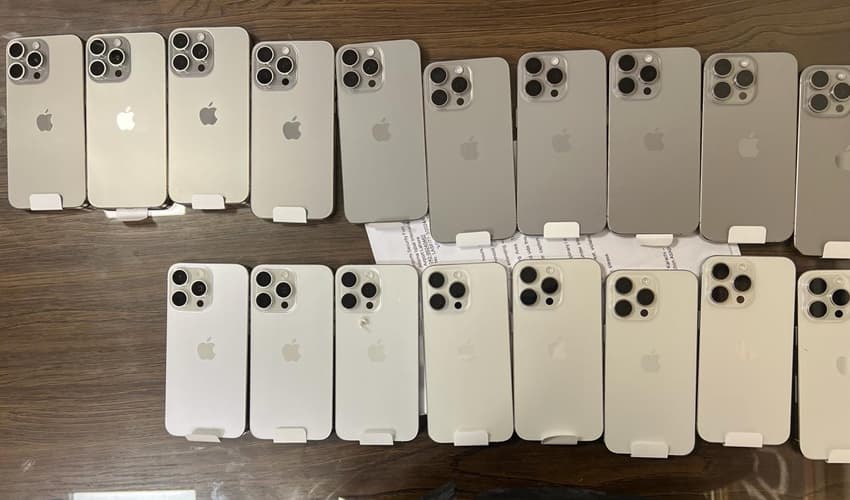 IPhone smuggling IPhone smuggling