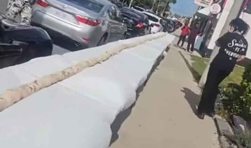 Restaurant attempts Guinness World Record with 81-foot kebab roll (Courtesy: File) Restaurant attempts Guinness World Record with 81-foot kebab roll (Courtesy: File)